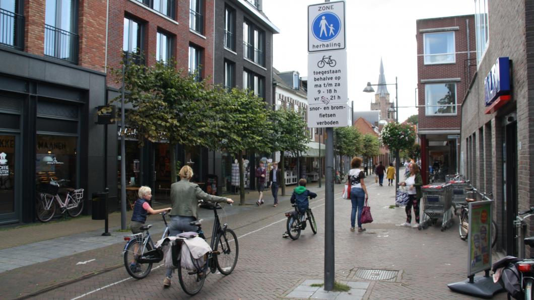 Schoolstraat fietsen